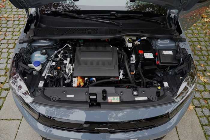 Használni való. Se több, se kevesebb az új Corsa-e 10