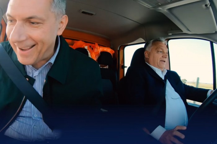 Orbán Viktort tetten érték gyorshajtás közben