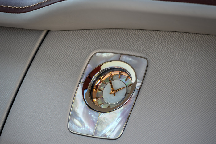 Igazgyöngyök borítják ezt az autót 9