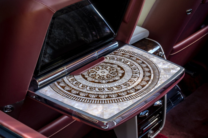 Igazgyöngyök borítják ezt az autót 6