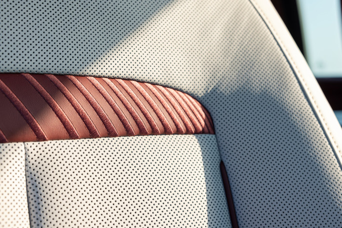 Igazgyöngyök borítják ezt az autót 8