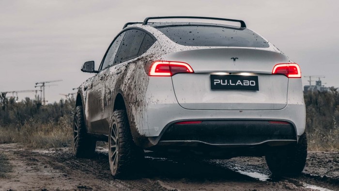 5,5 millióért sárban dagonyázó terepgép lehet a Teslából 1