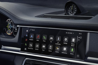 Újabb autógyártó hódol be a Google-nak