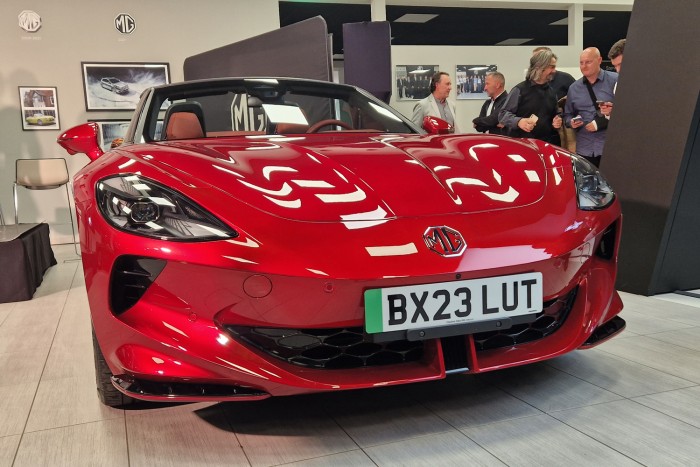 Magyarországon jár, te is meglesheted a legmenőbb villanyautót