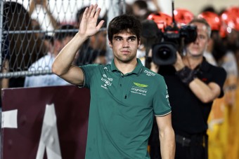 Anyukája kivenné az F1-ből a szenvedő pilótát