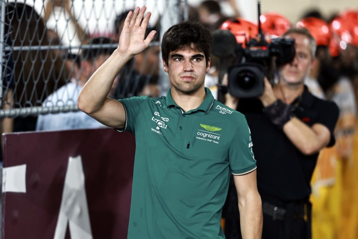 Anyukája kivenné az F1-ből a szenvedő pilótát