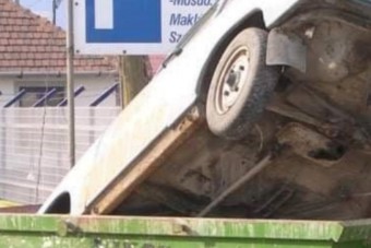 Emlékszel még rá, hogy konténerben landolt egy Trabant Egerben?