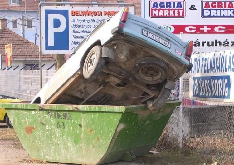 Csodálja a net népe az autópályán csapató magyar Trabantot 5 Csodálja a net népe az autópályán csapató magyar Trabantot 5