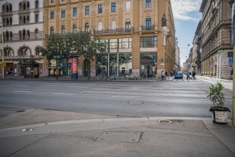 Kritikus helyen festenek fel új zebrát Budapesten