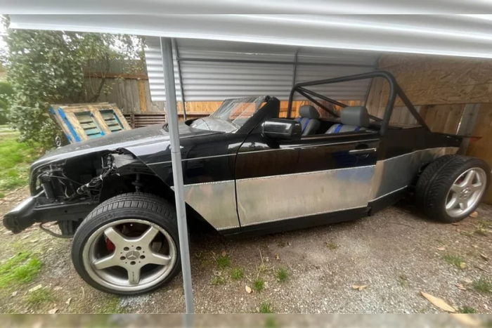 Egykor elegáns Mercedes volt, ma már szétvágott szörnyként eladó 3