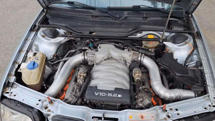 Vérengző vadállat lett a családi kombiból, hihetetlen motor került az orrába 1 | Vezess Vérengző vadállat lett a családi kombiból, hihetetlen motor került az orrába 1