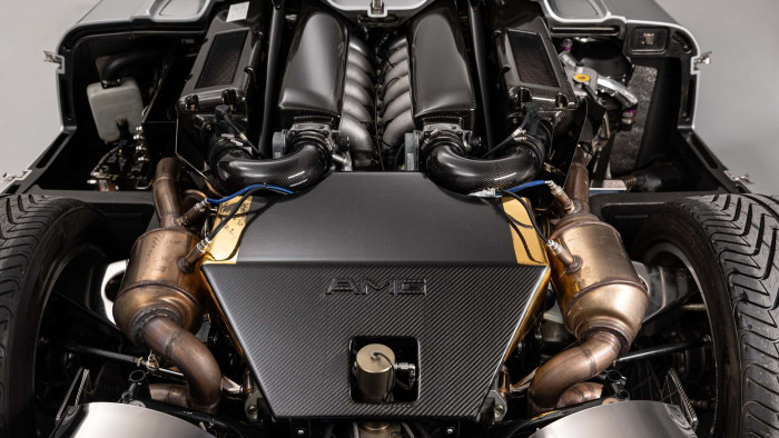 Milliárdos Mercedes-rajongókhoz szól ez az eladó kincs 2002-ből 2