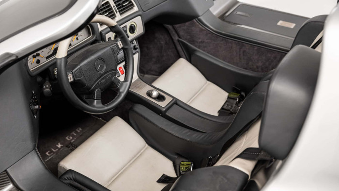 Milliárdos Mercedes-rajongókhoz szól ez az eladó kincs 2002-ből 3