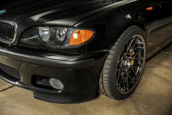 Igazán merész átalakítást kapott ez a BMW, de kívülről semmi sem látszik