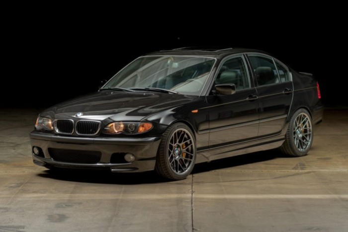 Igazán merész átalakítást kapott ez a BMW, de kívülről semmi sem látszik 3