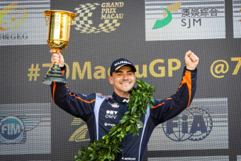 Drámai fordulat a szezonzárón, Michelisz a bajnok