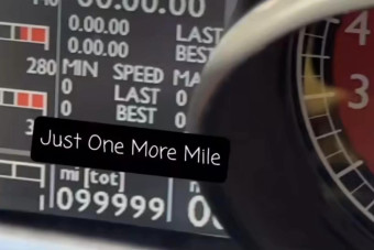 Ezt a milliárdot érő autót mi is így hajtanánk, és nem bánnánk meg