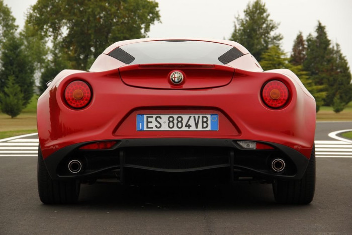 Egyedi kivitellel búcsúzik a legkülönlegesebb Alfa Romeo 2