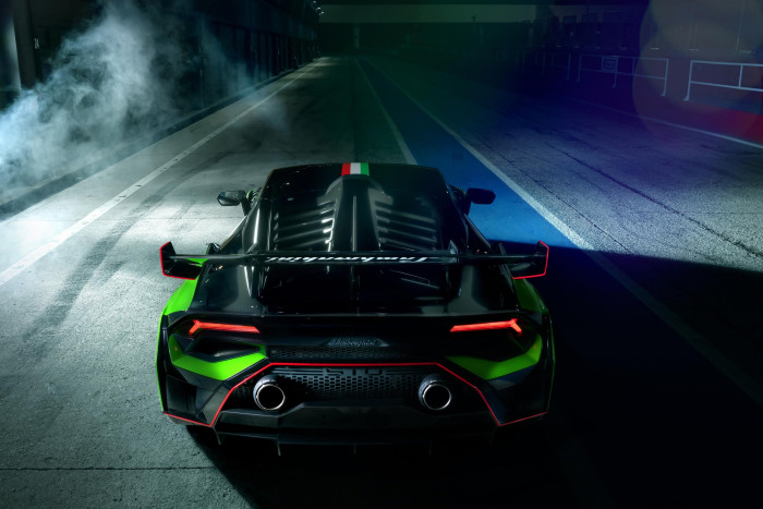 Elérhetetlen kincsnek álcázta új autóját 7 | Vezess Elérhetetlen kincsnek álcázta új autóját 7