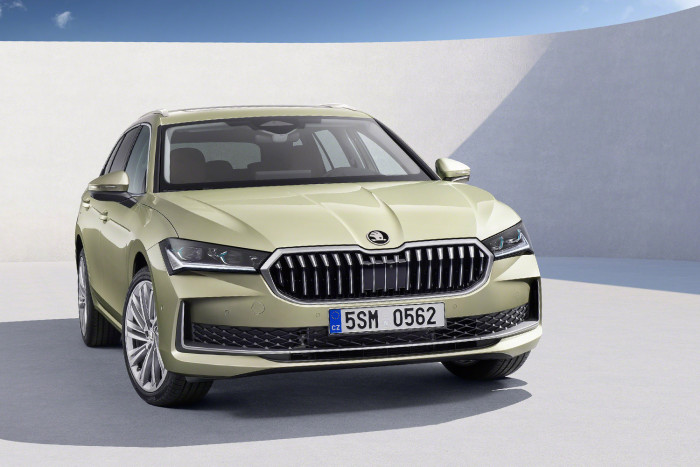 Itt egy rendes autó – Skoda Superb 2024 bemutató 6