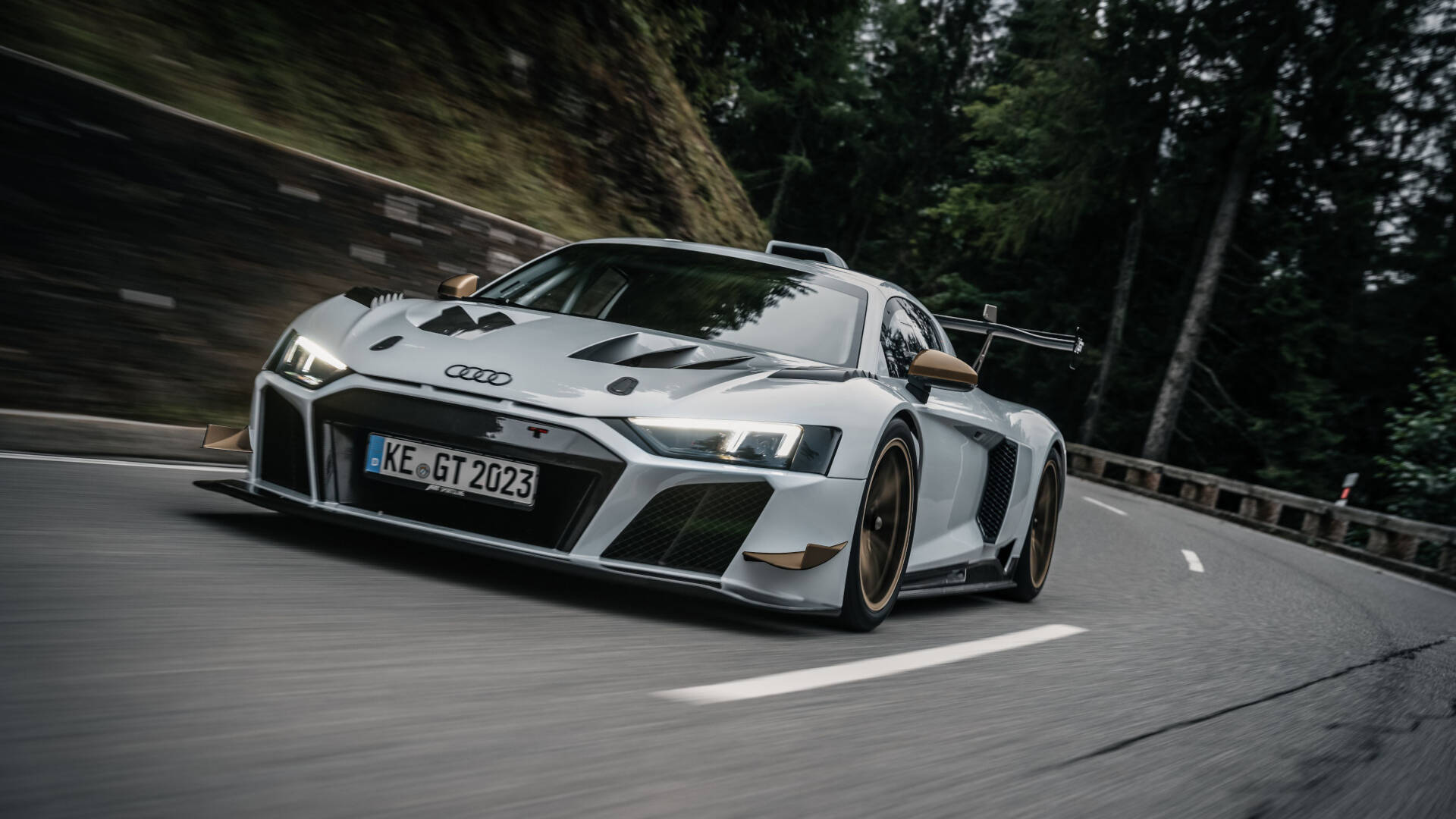 Közúti versenyautóvá vadították az Audi R8-at 5