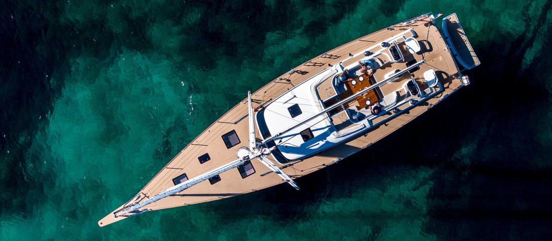 Milliárdos járműhöz tervezett belsőt a Bentley