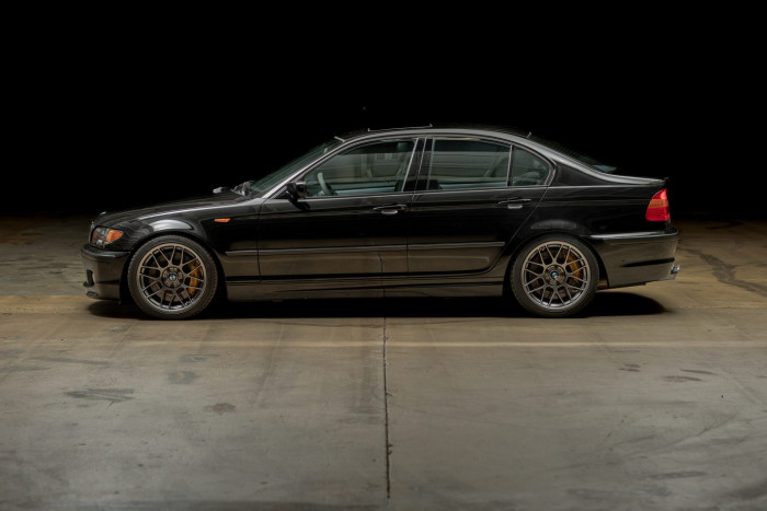 Igazán merész átalakítást kapott ez a BMW, de kívülről semmi sem látszik 1