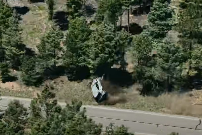 Kicsapott egy fát a valaha volt legerősebb utcai BMW