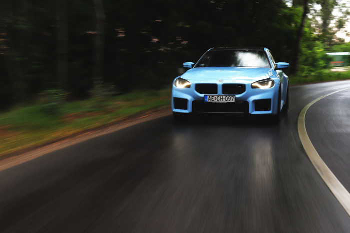 Keresztben, vagy hosszában? Mindegy az M2-nek 17