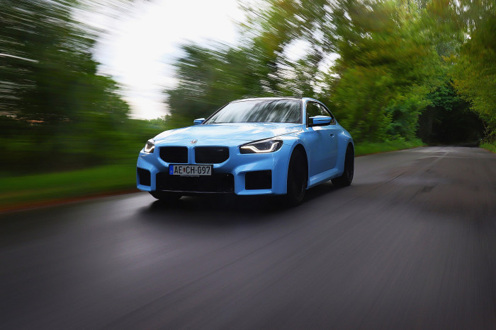 Keresztben, vagy hosszában? Mindegy az M2-nek 15