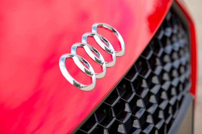 Botrány a győri Audinál, letartóztatások az érdekképviseletben