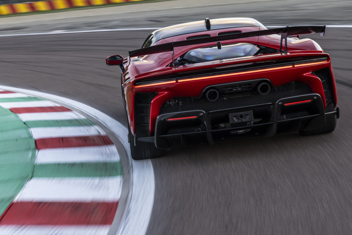 Nem született még ennél gyorsabb utcai Ferrari 6 | Vezess Nem született még ennél gyorsabb utcai Ferrari 6