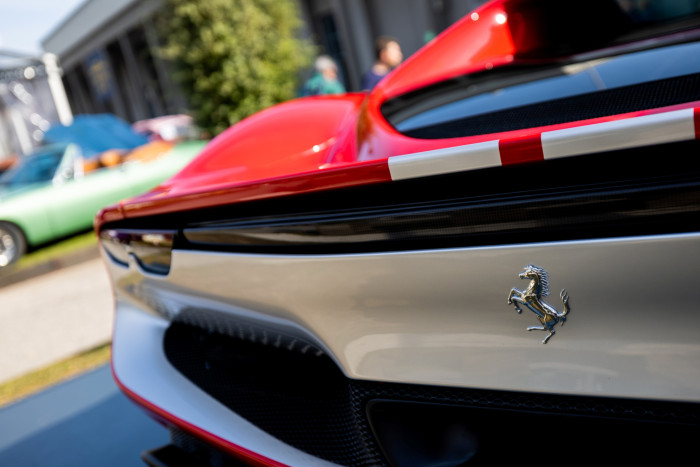 A dolgozók vehetik meg a Ferrarit