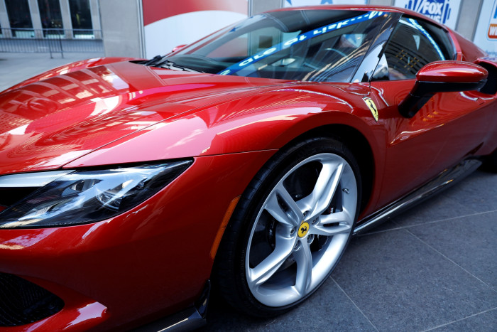 Ha bankot robbantasz, akkor sem lesz új Ferrarid