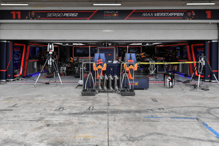 F1: Megkörnyékezték a Red Bull vezérét