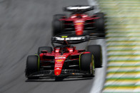 F1: Lebetegedett a fél Ferrari, a pilóta is autót szerel 2