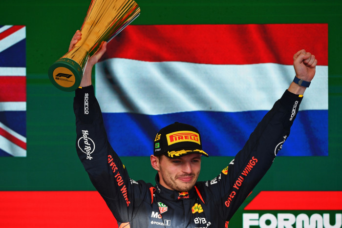 Verstappen elrontotta az F1 új futamát