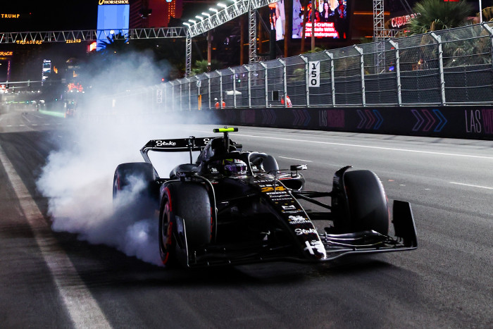 F1: Idő előtt megszakították az utolsó szabadedzést 1