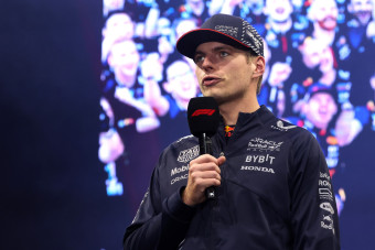 Verstappen: Az utcai futamokra csak beb*szni járnak