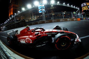 F1: Összeesküvést lát a büntetése mögött Sainz