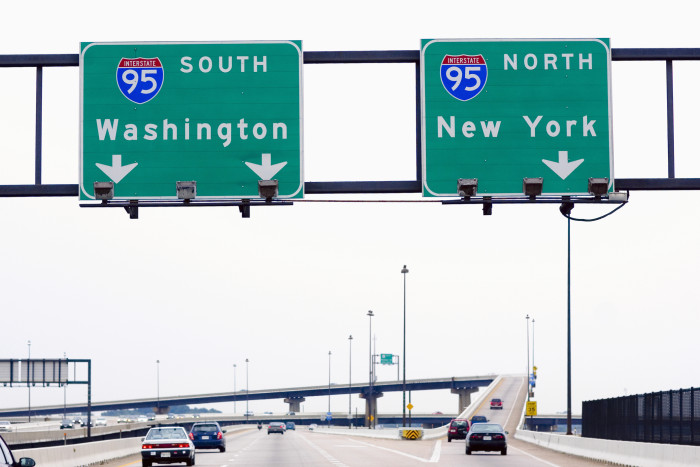 Ezért zöld vagy kék a legtöbb közlekedési tábla 1 | Vezess Ezért zöld vagy kék a legtöbb közlekedési tábla 1