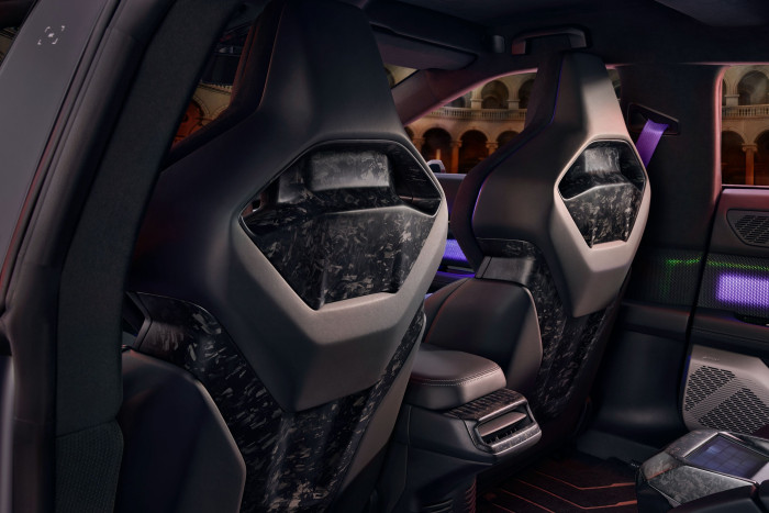 Alulról golyóálló ez a hipersportkocsi 8 | Vezess Alulról golyóálló ez a hipersportkocsi 8