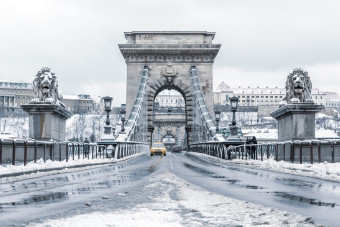 Így élheted túl a telet az autóban!