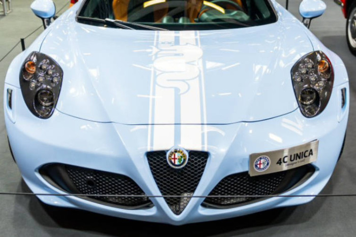 Egyedi kivitellel búcsúzik a legkülönlegesebb Alfa Romeo 3