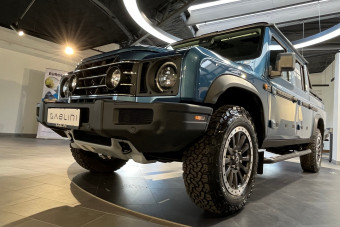 Itthon a BMW motoros pickup. Döbbenetes élőben az új Ineos!