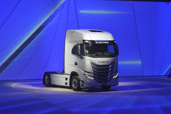 Sportautók inspirálták ezt a kamiont