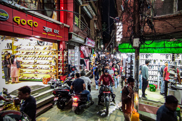 Autózás a világ tetejének árnyékában 8 | Vezess Autózás a világ tetejének árnyékában 8