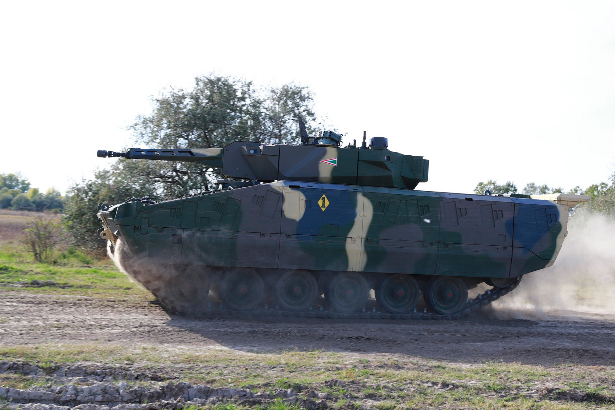 Mozgó erőd magyar rendszámmal: Lynx KF41 14