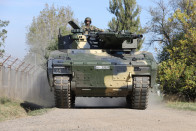 Mozgó erőd magyar rendszámmal: Lynx KF41 2