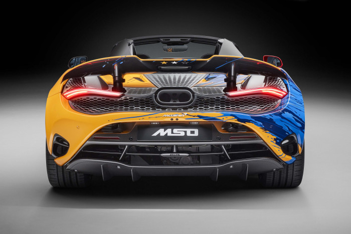 Egyszerre húsz színben pompázik ez a sportkocsi 8